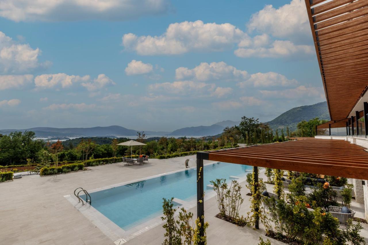 Montenegro Lodge Tivat Bagian luar foto